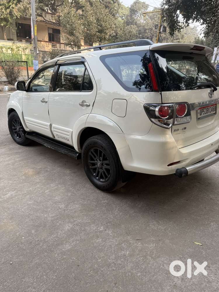 Toyota Fortuner 4x4 Manual Limited Edition, 2015, Diesel