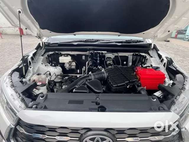 Toyota Innova Hycross 2.0 Zx Hybrid 7 Str, 2024, Petrol