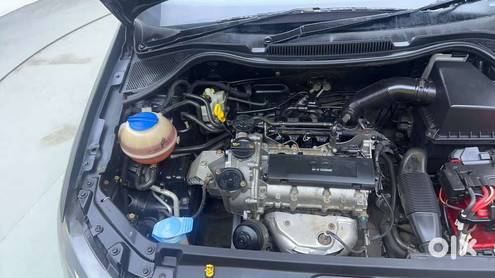Volkswagen Polo Petrol Highline 1.2l, 2015, Petrol