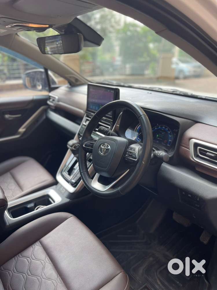 2025 Toyota Innova Hycross Zx(0) Hybrid