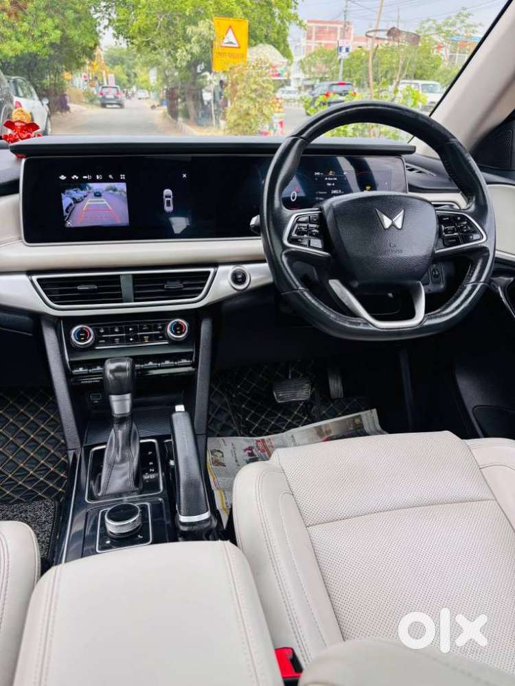 Mahindra Xuv700 2.2 Ax 7 Diesel At Str, 2022, Diesel