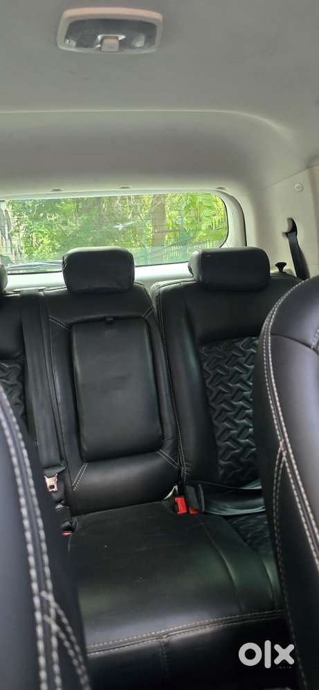 Mahindra Xuv 3xo Ax5 Pm Mt, 2024, Petrol