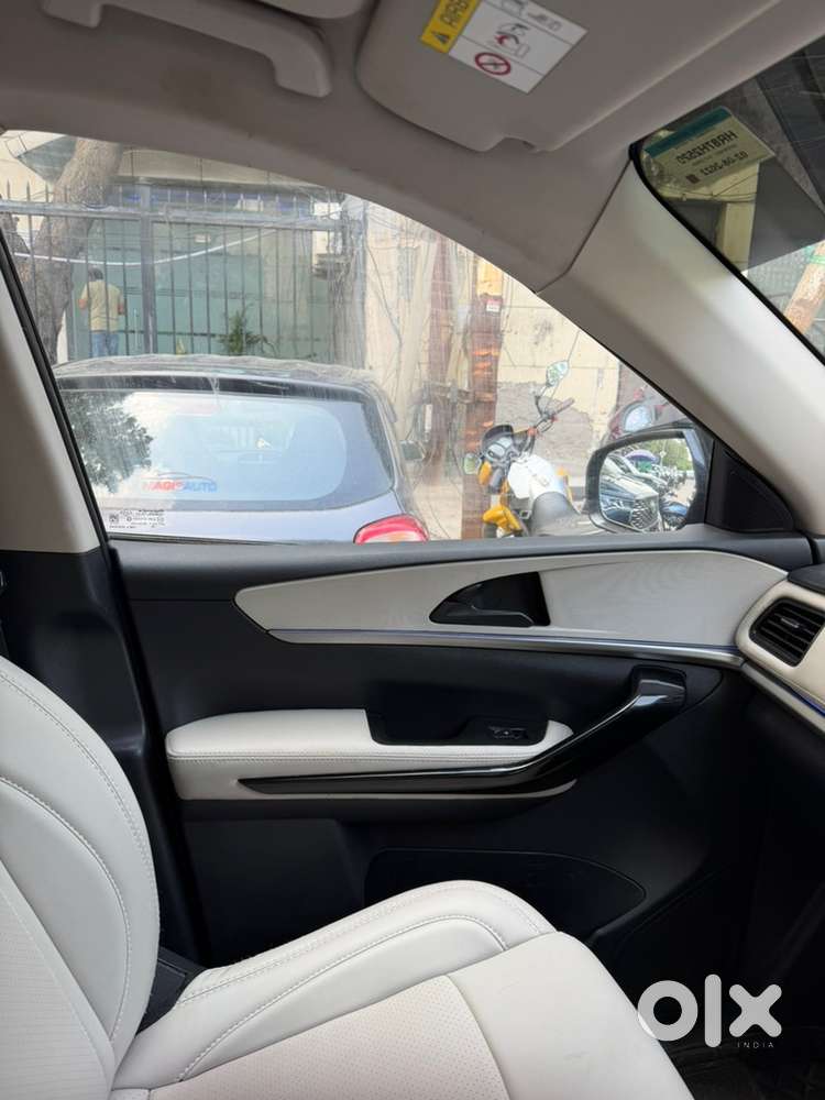 Mahindra Xuv700 Diesel 2022 Ax5