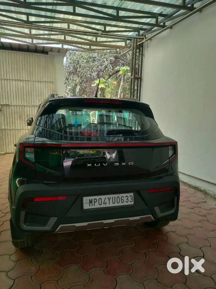 Mahindra Xuv 3xo October 2025 Diesel 9000 Km Driven 6 Months Old