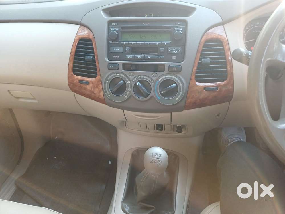 Toyota Innova Crysta 2.7 V, 2006, Petrol