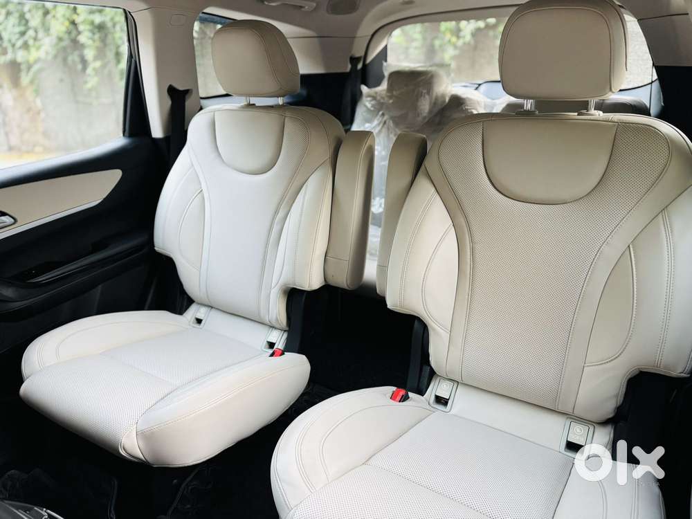 Mahindra Xuv700 Ax7l 6 Str At, 2024, Diesel