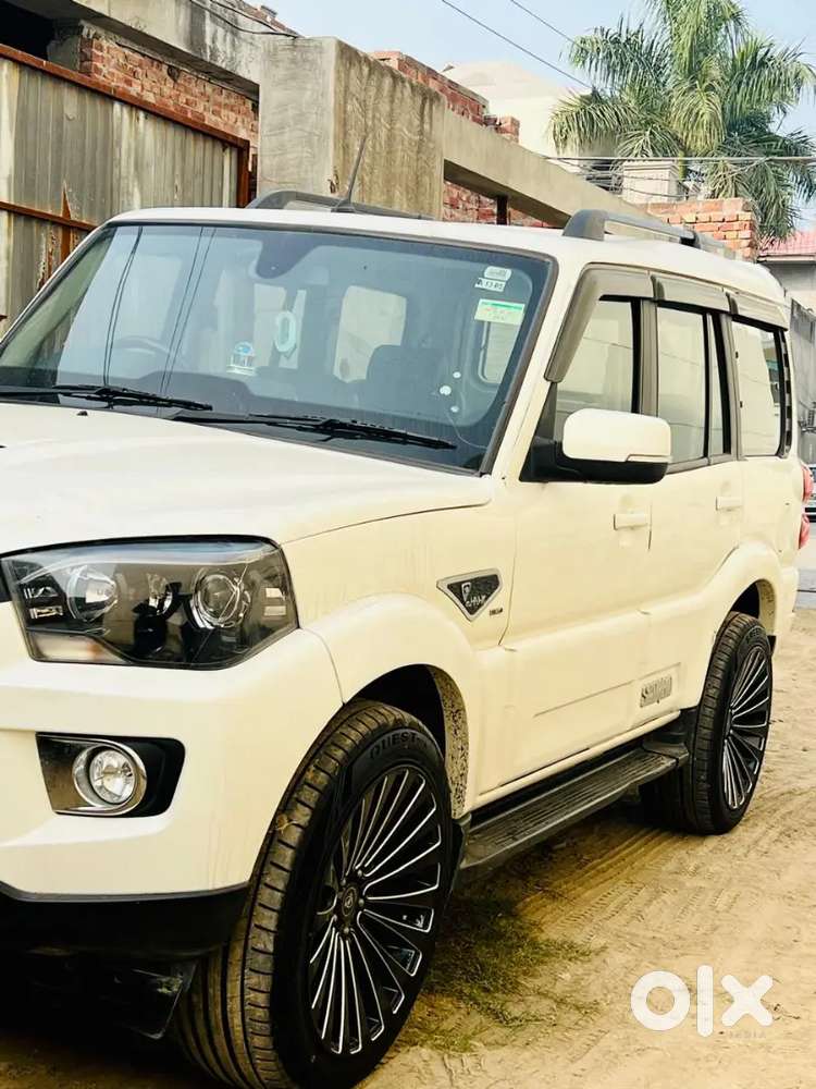Mahindra S11 Scorpio Full Insurance 20 Inch Alloy 2022 Diesel 96000 Km