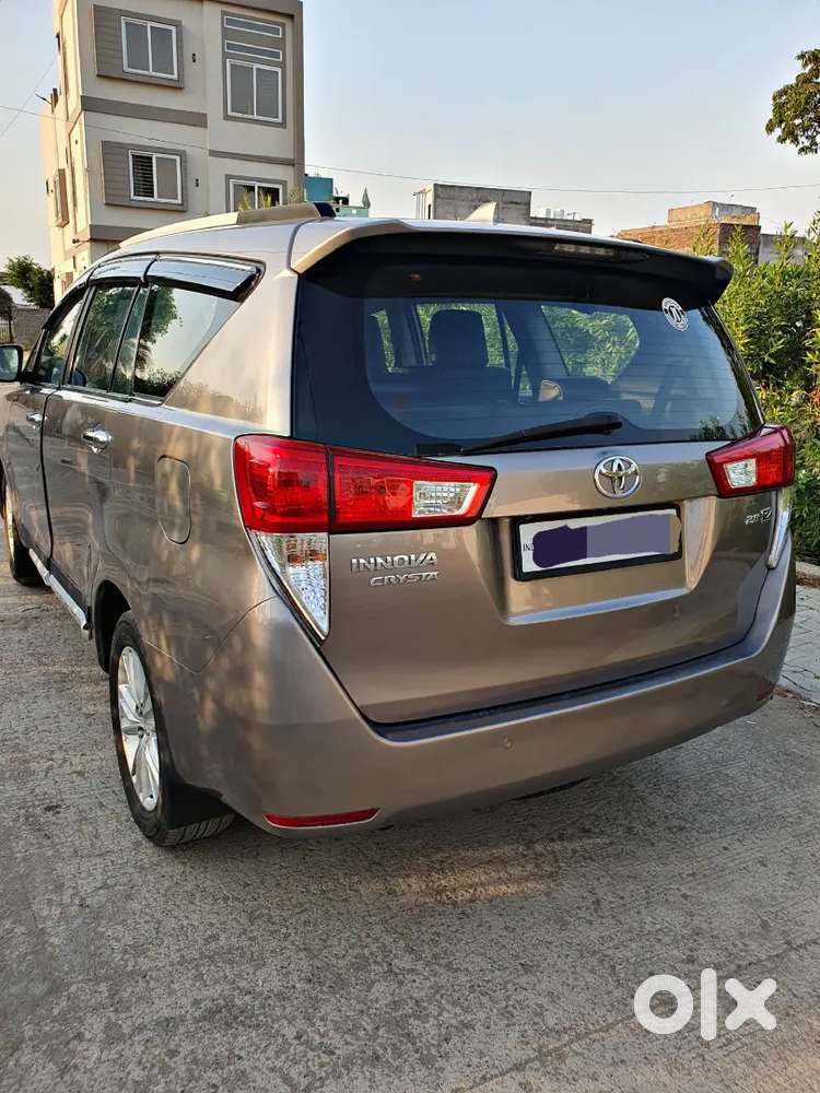 Innova Crysta 2.8z Automatic 1st Owner