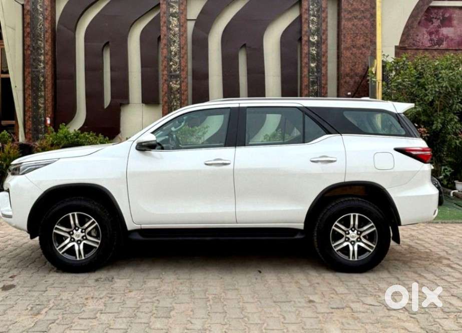 Toyota Fortuner 4x2 At 2.7 Petrol, 2025, Petrol