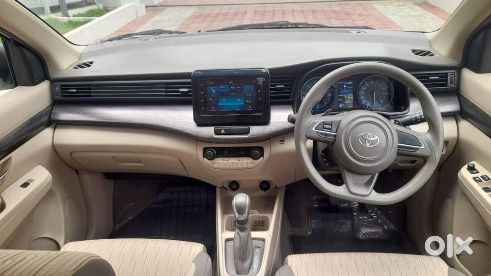 Toyota Rumion G Petrol Automatic Dual Tone, 2025, Petrol
