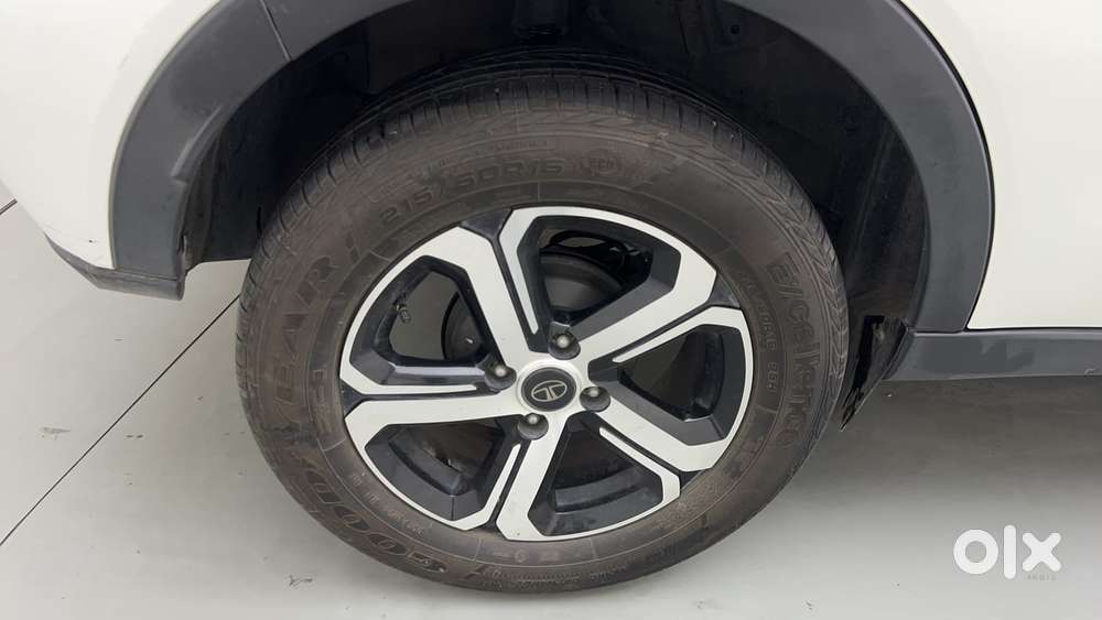 Tata Nexon 1.2 Revotron Xza Plus Premium, 2023, Petrol