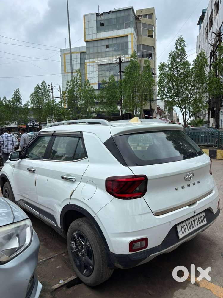 Hyundai Venue Petrol 2021