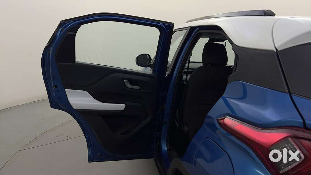 Tata Punch Creative Dual Tone Amt Sunroof, 2023, Petrol