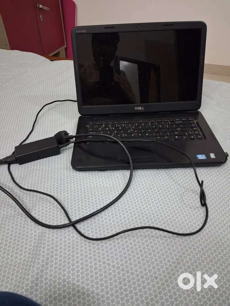 15.4 laptop I3 processor 2gb Ram 300gb hdd