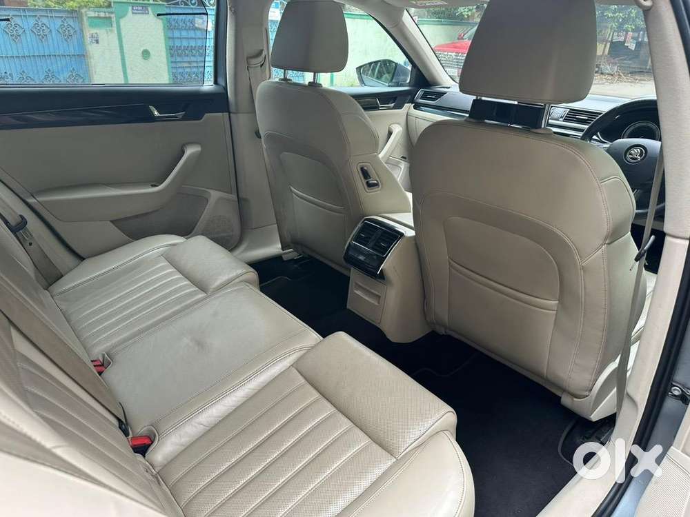 Skoda Superb 2017 Diesel 125000 Km Driven