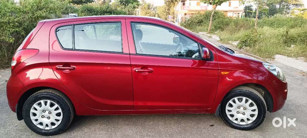 Hyundai New I20 2011 Petrol 33000 Km Driven