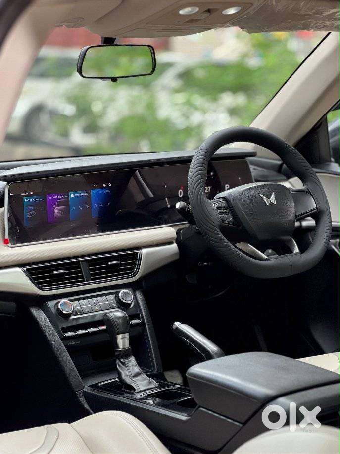 Mahindra Xuv700 2.2 Ax 5 Diesel At Str, 2022, Diesel