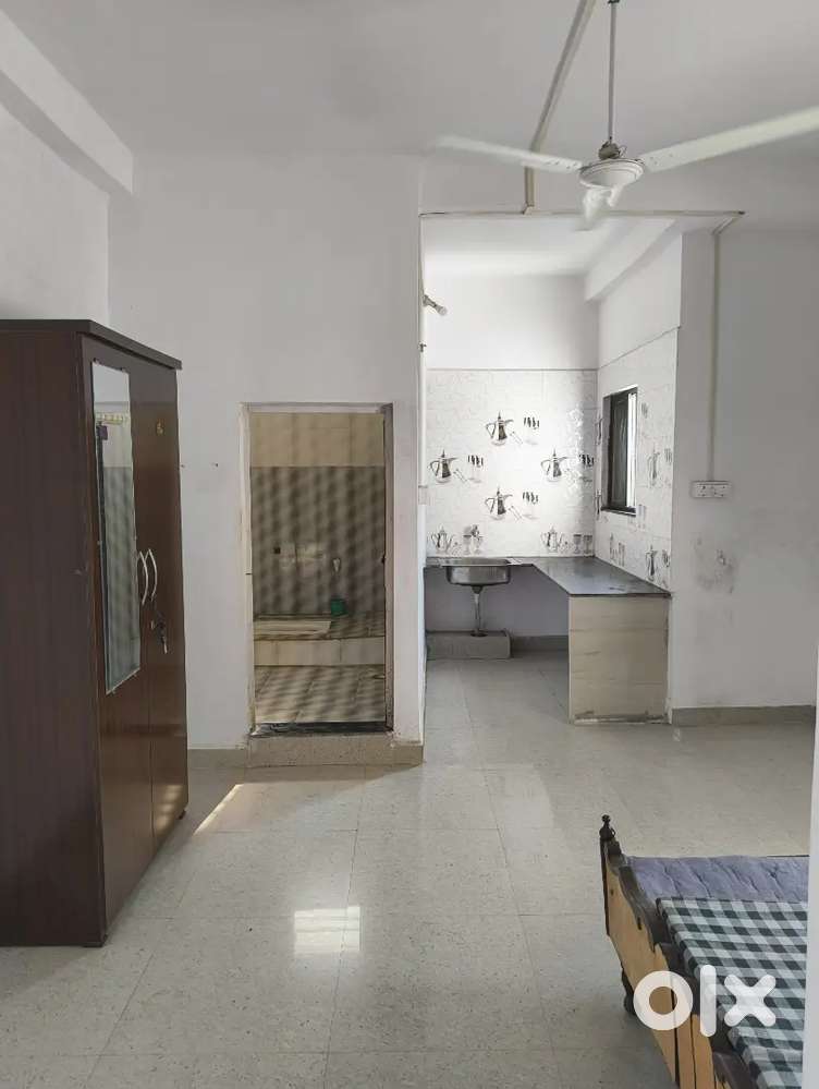 Room for Rent ₹7,000 | Near RD Memorial College | Bhadbhada Road