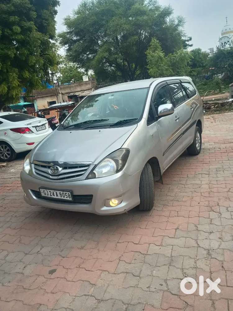 V Model Innova