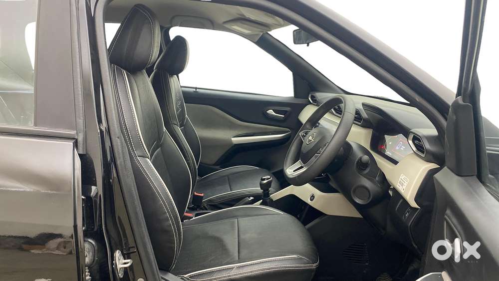 Nissan Magnite 1.0 Xv, 2022, Petrol
