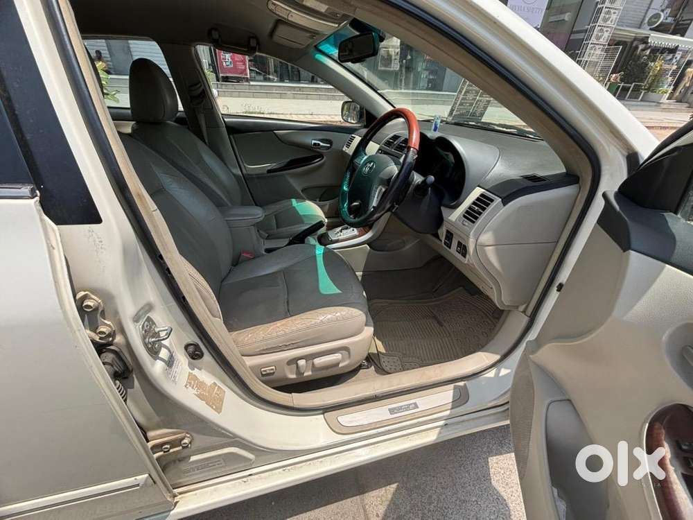 Toyota Corolla Altis 2012 Petrol Well Maintained