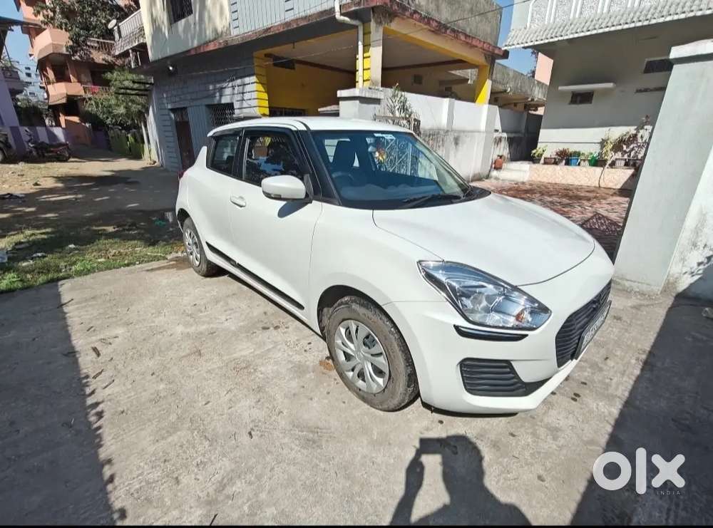 Maruti Suzuki Swift Vxi 2021
