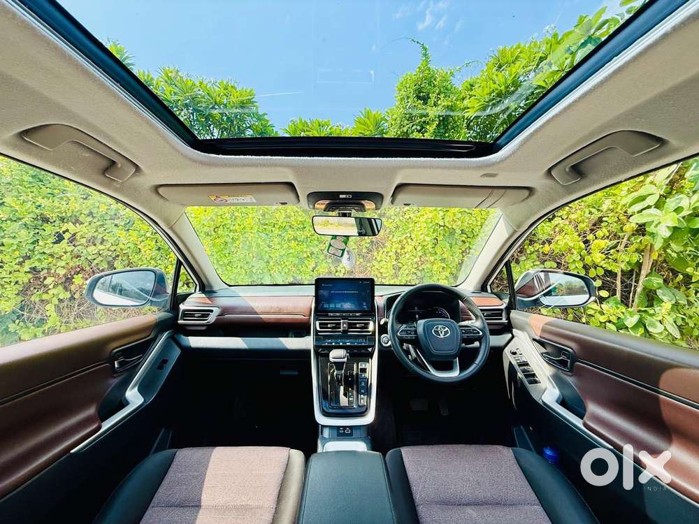 Toyota Innova Hycross 2.0 Vx (o) Hybrid 8 Str, 2024, Petrol