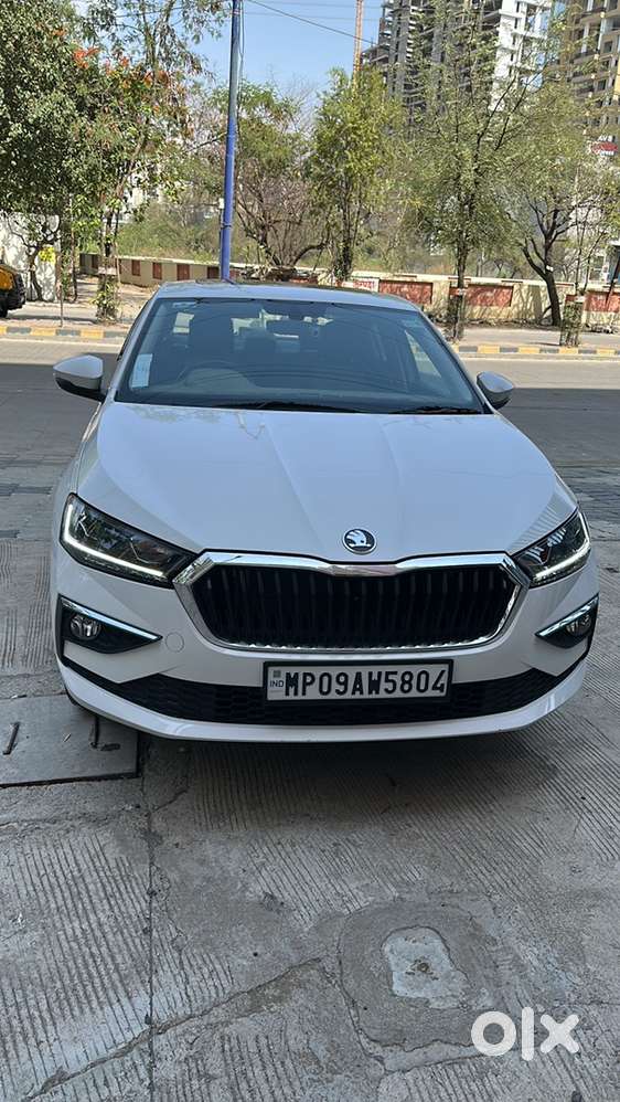 Skoda Slavia Petrol 2025