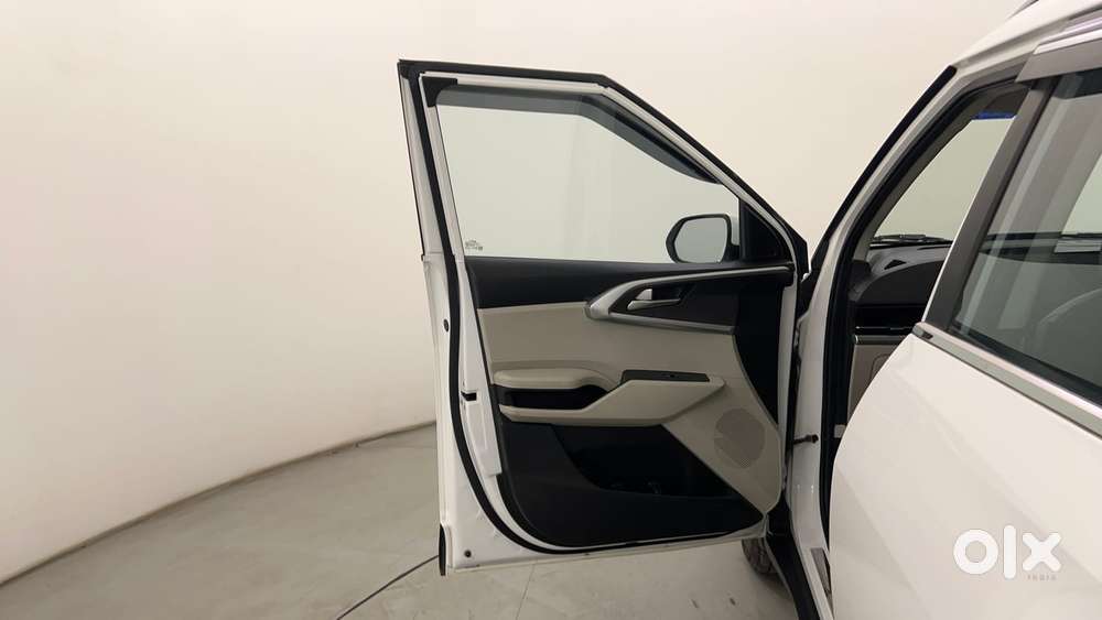 Kia Carens 1.4 Prestige 7 Str, 2022, Petrol