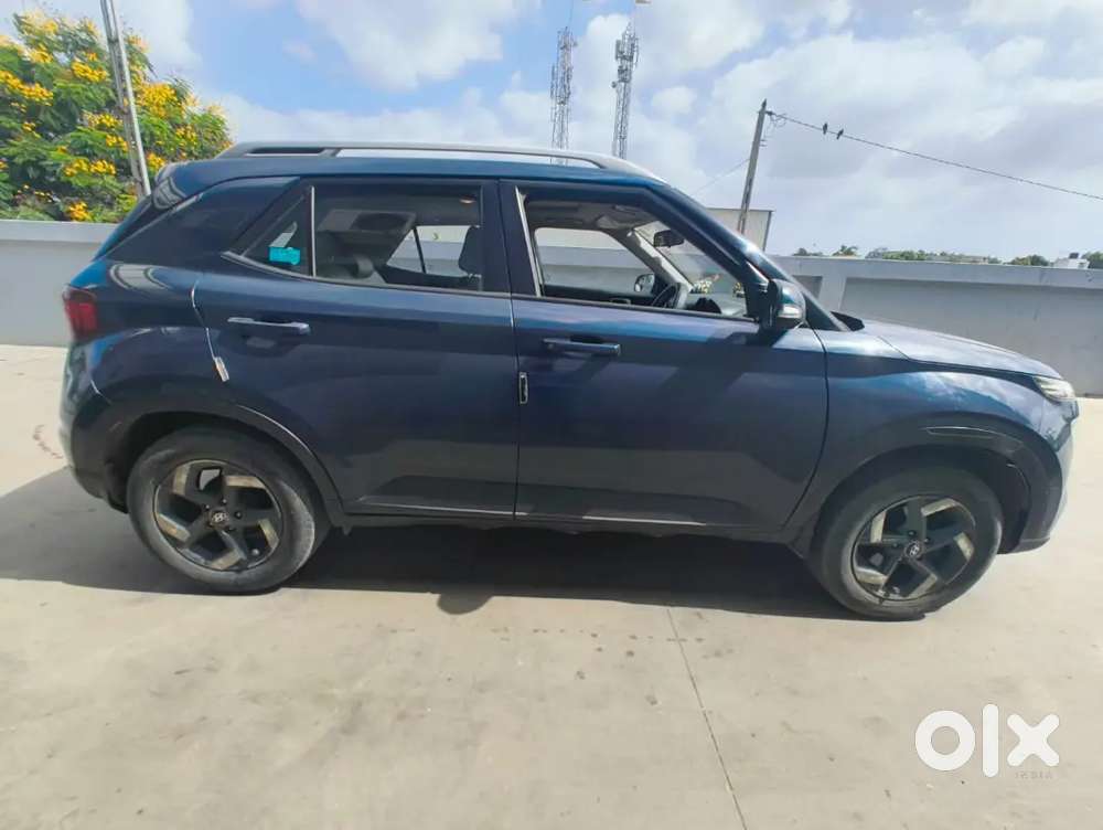 Hyundai Venue 2019 Petrol Well Maintained.
