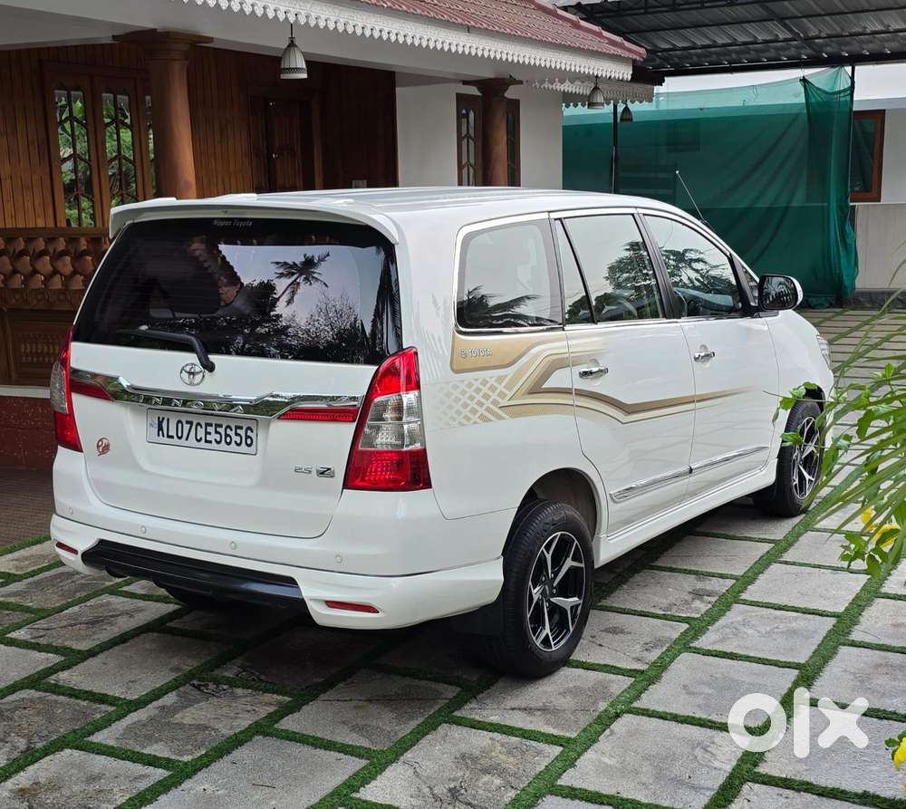 Toyota Innova 2.5 Zx 7 Str Bs-iv, 2015, Diesel