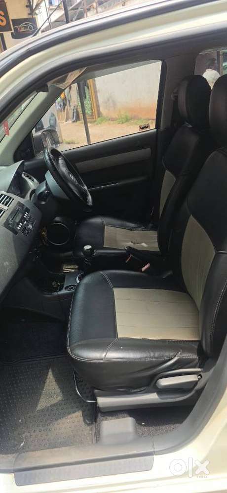 Maruti Suzuki Swift Lxi Optional-o, 2010, Petrol