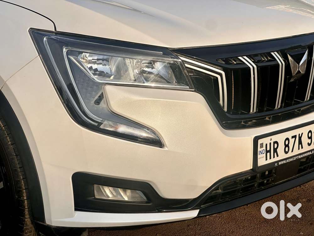 Mahindra Xuv700 2.0 Mx Petrol Mt 5 Str, 2023, Petrol