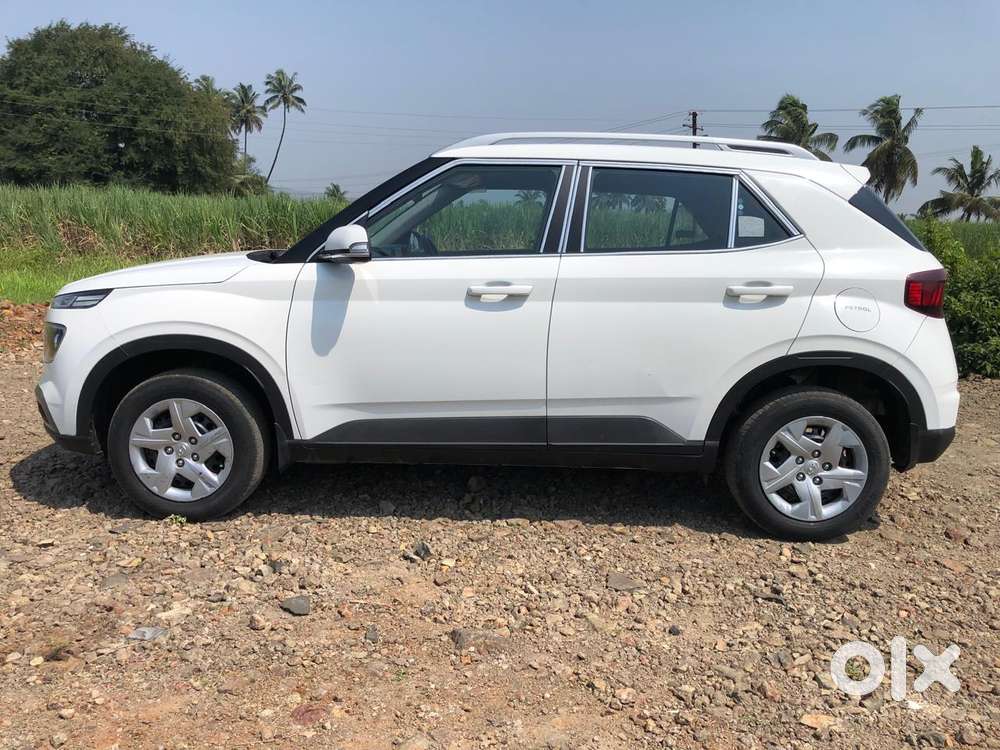 Hyundai Venue S, 2022, Petrol