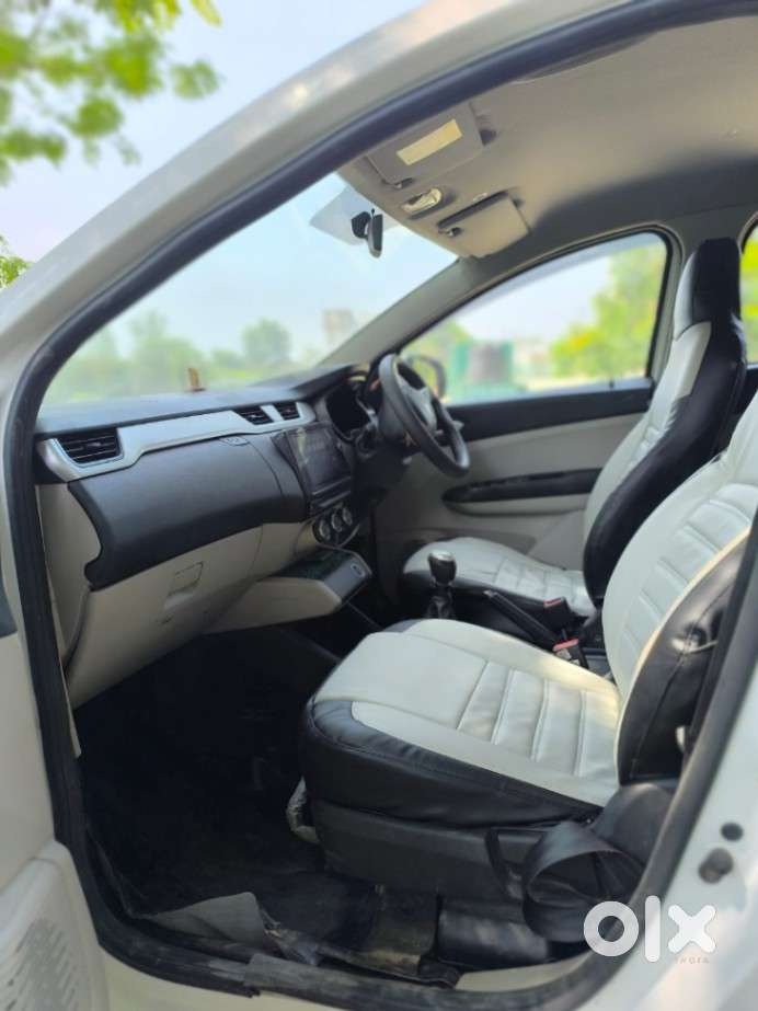 Renault Triber Rxz, 2020, Petrol