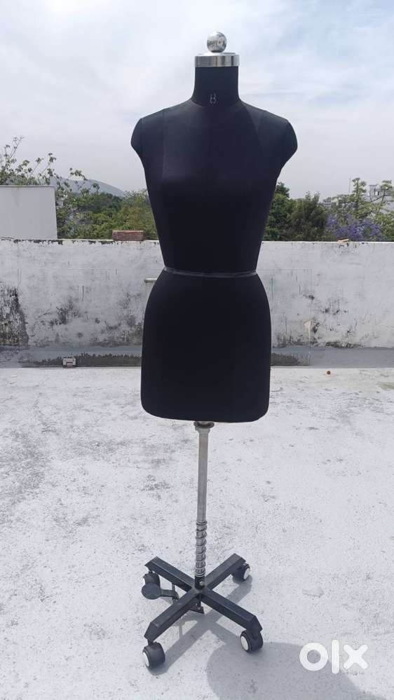 Female Mannequin - Buy & Sell Used Furniture in India | OLX