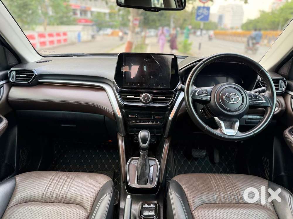 Toyota Urban Cruiser Hyryder 1.5 V Hybrid, 2023, Petrol