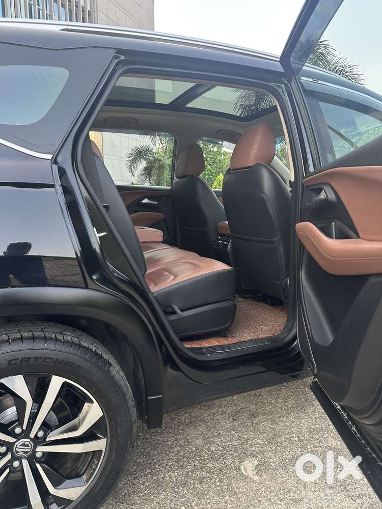Mg Hector Plus Savvy Pro 1.5 Turbo Petrol Cvt 7 Str, 2023, Petrol