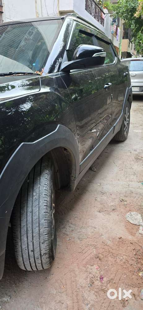 Mahindra Xuv 3xo Ax5 Pm Mt, 2024, Petrol