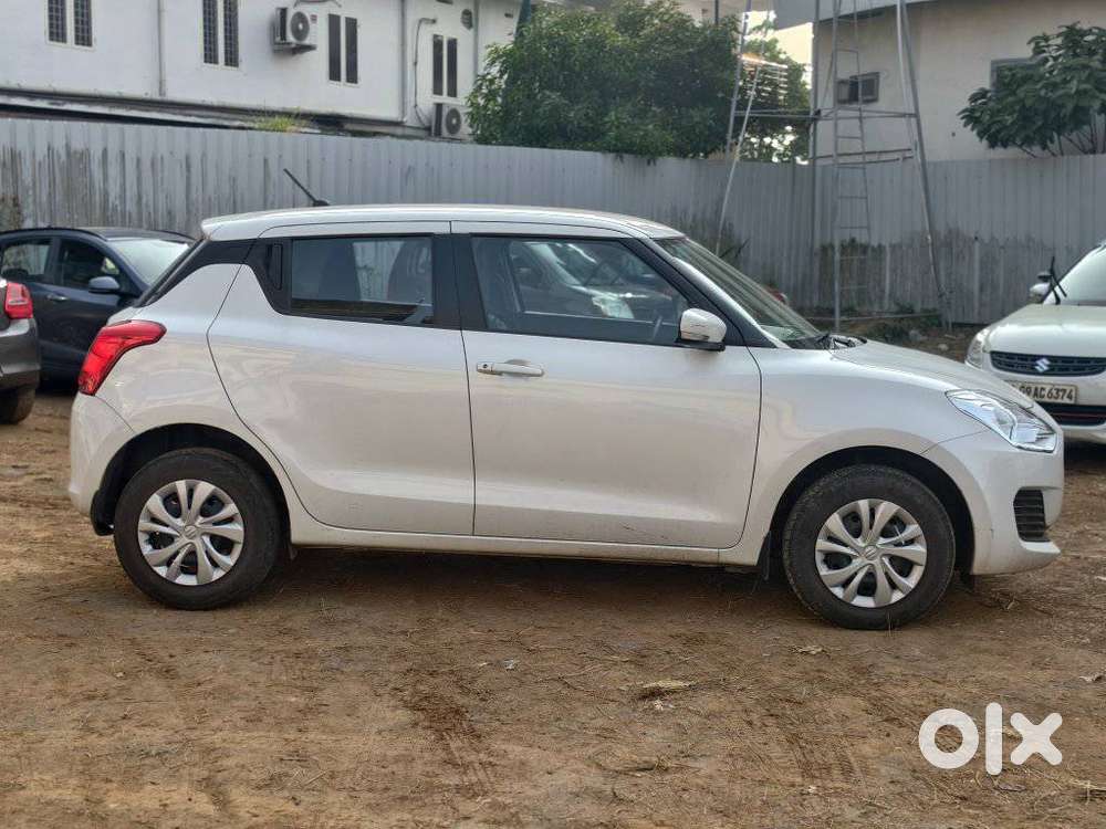 Maruti Suzuki Swift Vxi + Manual, 2023, Petrol