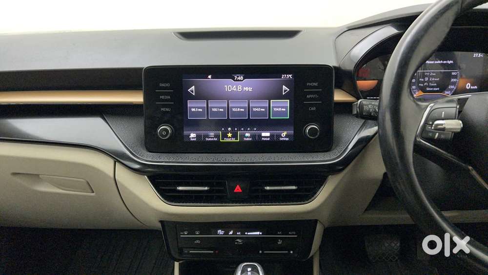 Skoda Slavia Style 1.0l Tsi At, 2022, Petrol