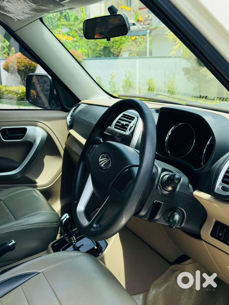 Mahindra Tuv 300 T8 Amt (automatic), 2017, Diesel