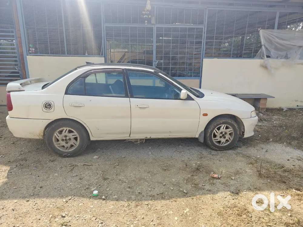 White Mitsubishi Lancer Sedan &ndash; For Sale