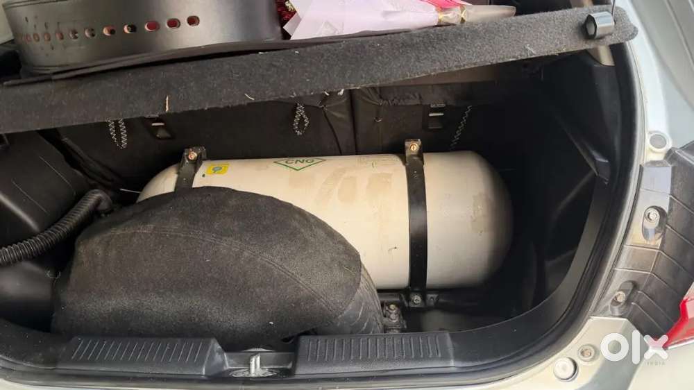 Baleno 2023 Delta Cng Silver Colour