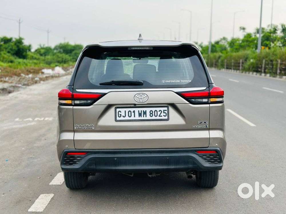 Toyota Innova Hycross 2.0 Zx (o) Hybrid 7 Str, 2023, Petrol