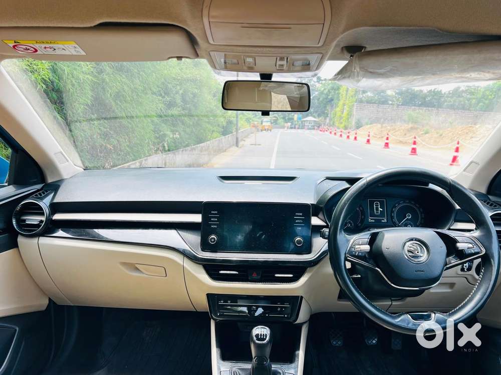 Skoda Slavia 1.0 Ambition Tsi, 2022, Petrol