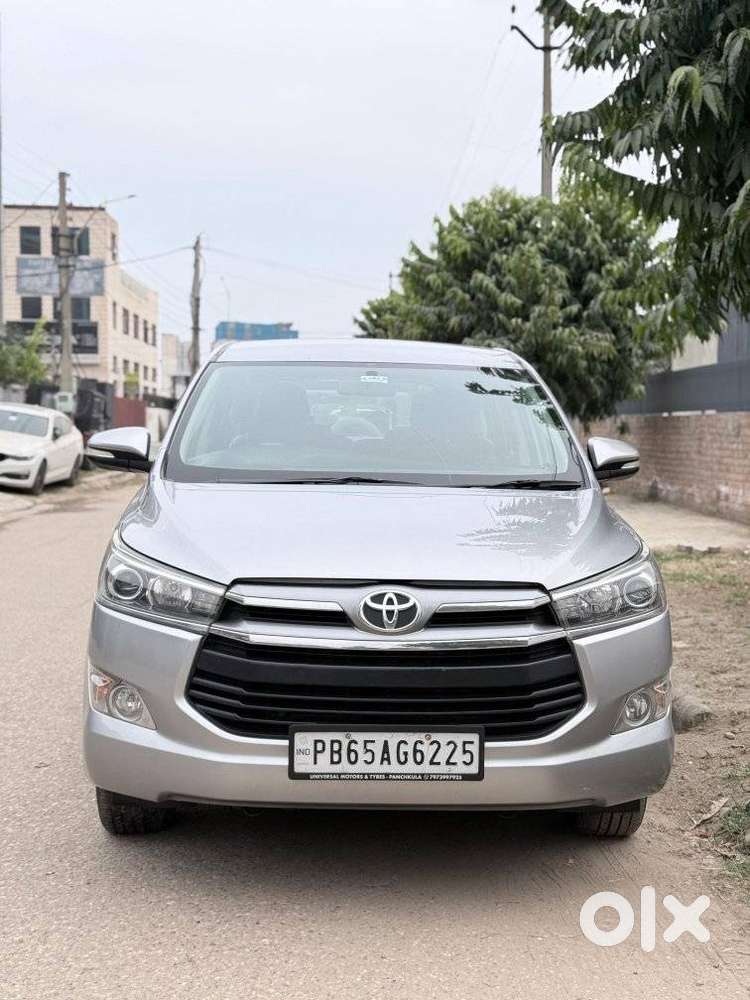 Toyota Innova Crysta 2.4 V, 2016, Diesel