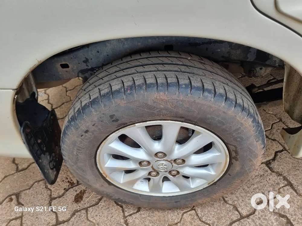 Toyota Innova 2.5 V 2013