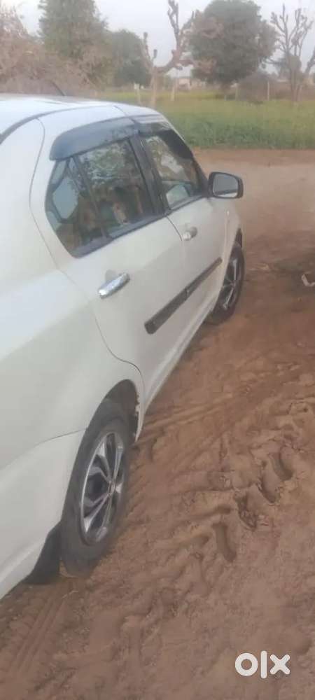 Maruti Suzuki Dzire 2011