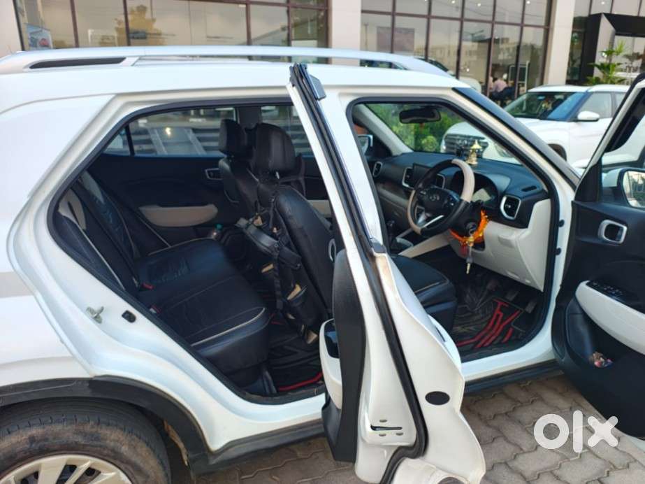 Hyundai Venue, 2023, Petrol